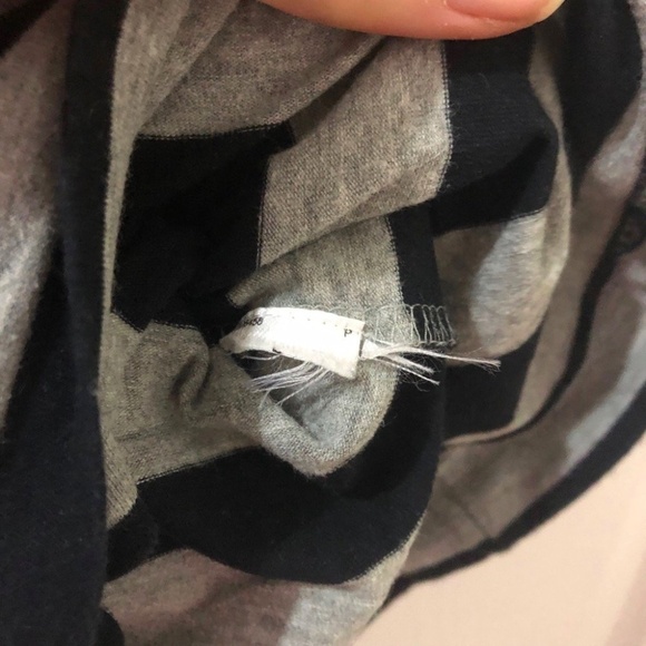 3/$15 - Striped t-shirt - Picture 3 of 5